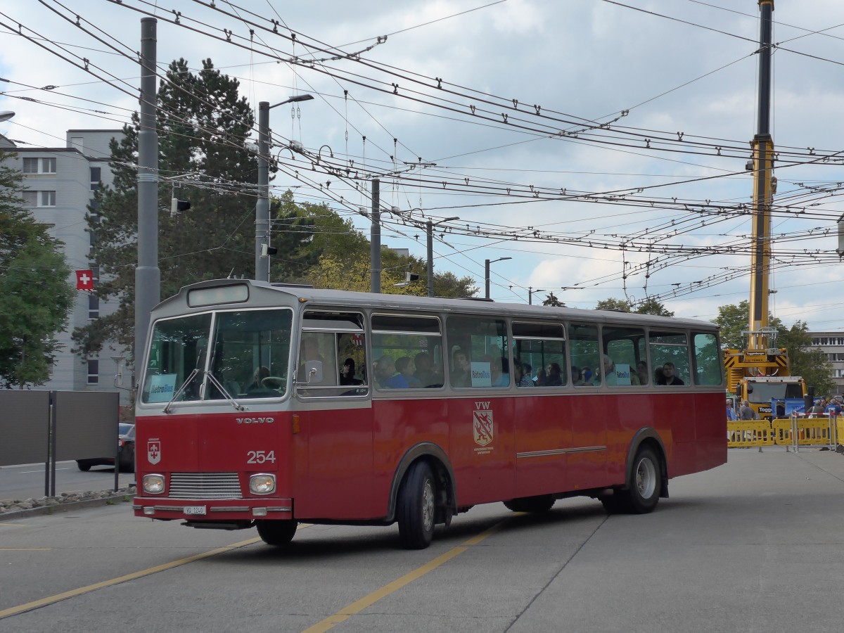 (165'894) - VW Winterthur (R�trobus) - Nr. 254/VD 1240 - Volvo/T�scher (ex Zivilschutz, Winterthur; ex VW Winterthur Nr. 254) am 26. September 2015 in Winterthur, Depot Gr�zefeld