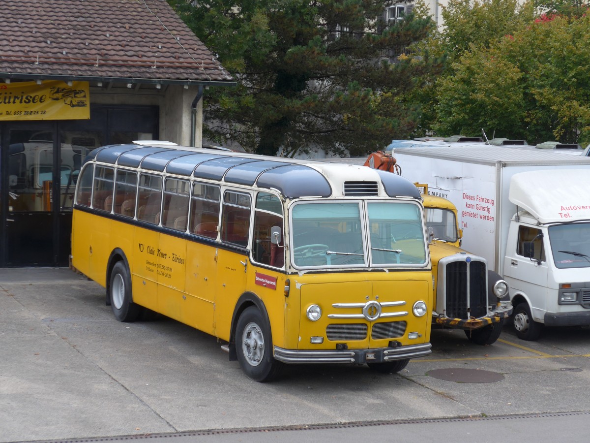 (166'180) - Oldie-Tours Z�risee, Wollerau - Nr. 21 - Saurer/Saurer (ex Marchetti, Airolo; ex P 24'119) am 10. Oktober 2015 in Uznach, Garage