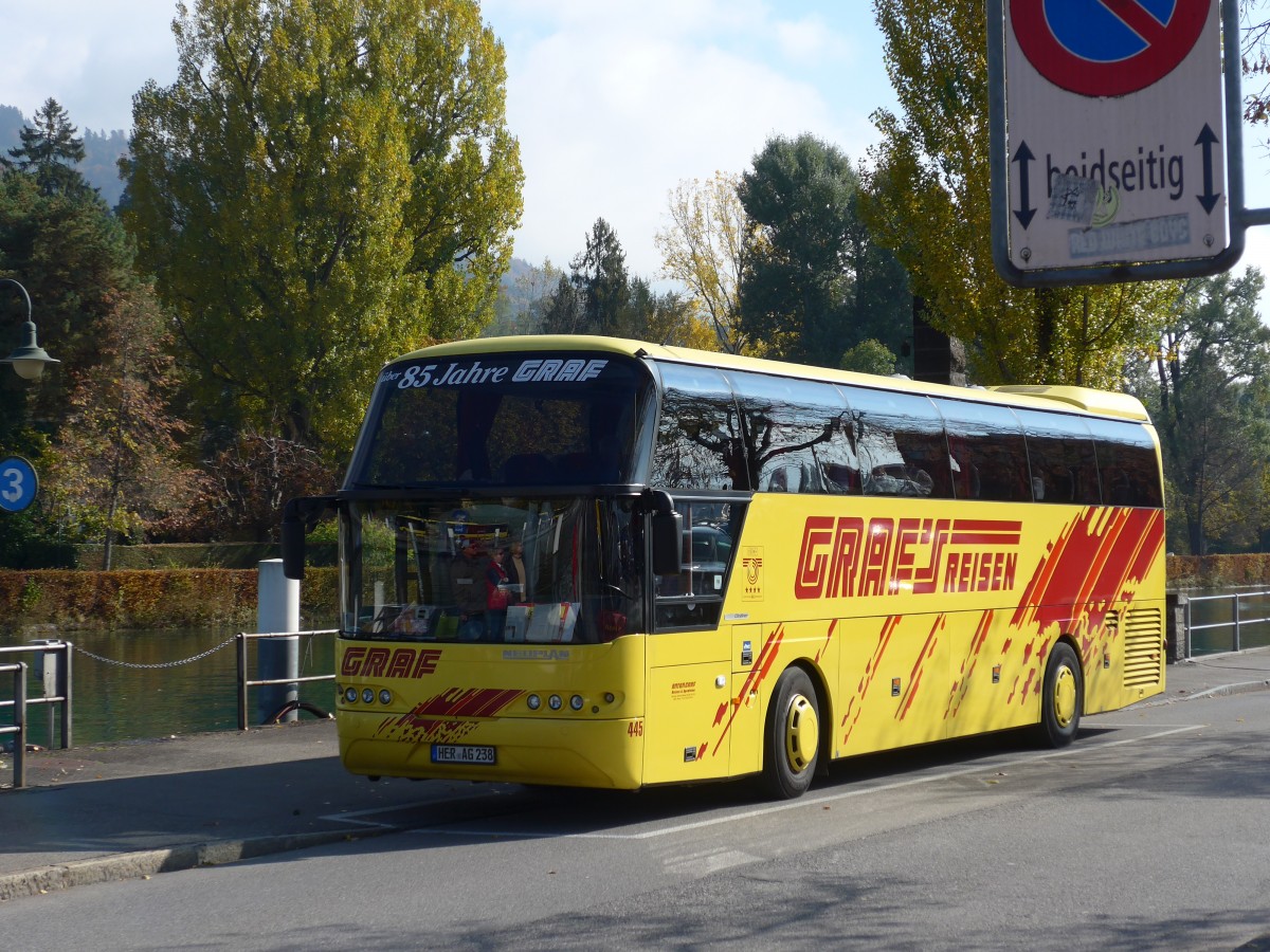 (166'285) - Aus Deutschland: Graf, Herne - Nr. 445/HER-AG 238 - Neoplan am 20. Oktober 2015 bei der Schiffl�ndte Thun