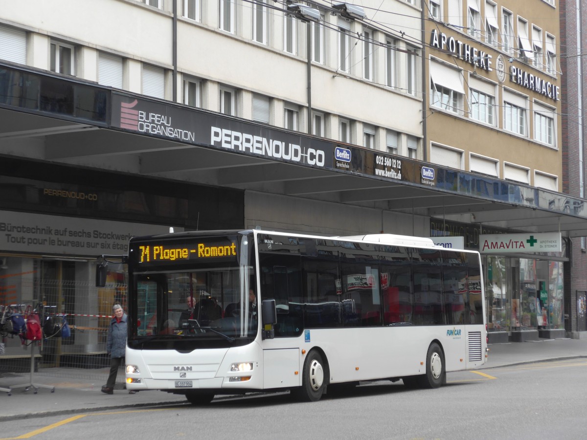 (166'405) - Funi-Car, Biel - Nr. 4/BE 107'904 - MAN/G�ppel am 24. Oktober 2015 beim Bahnhof Biel