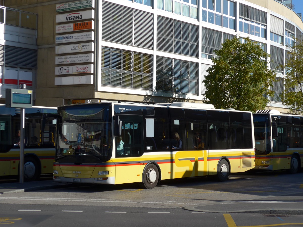 (166'605) - STI Thun - Nr. 133/BE 801'133 - MAN/G�ppel am 11. November 2015 beim Bahnhof Thun