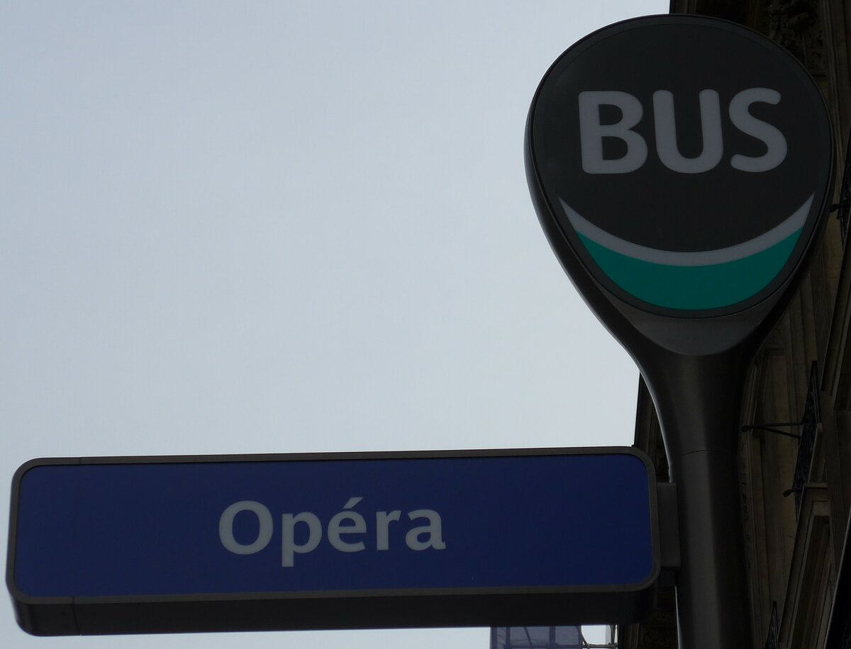 (166'877) - RATP-Haltestellenschild - Paris, Op�ra - am 16. November 2015
