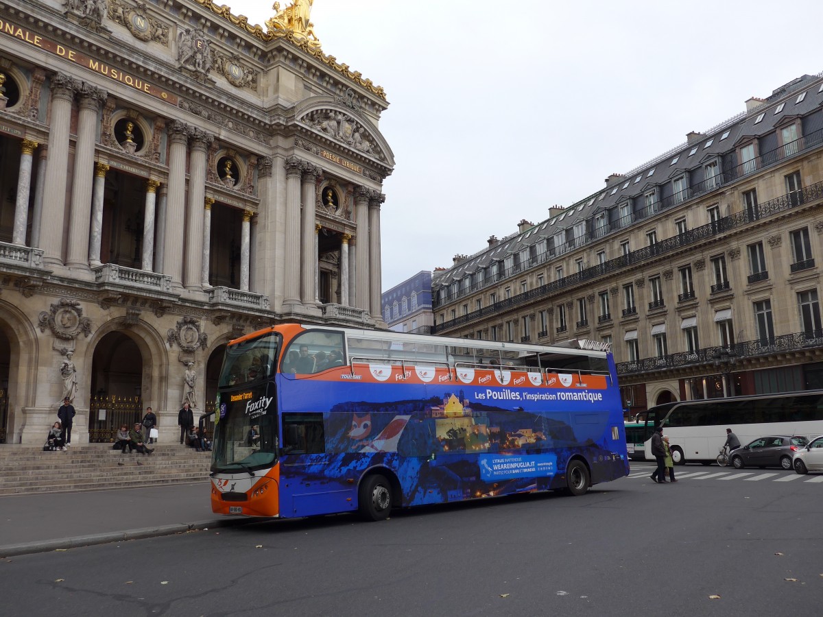 (166'925) - France Tourisme, Paris - AW 690 HQ - Volvo/UNVI am 16. November 2015 in Paris, Op�ra