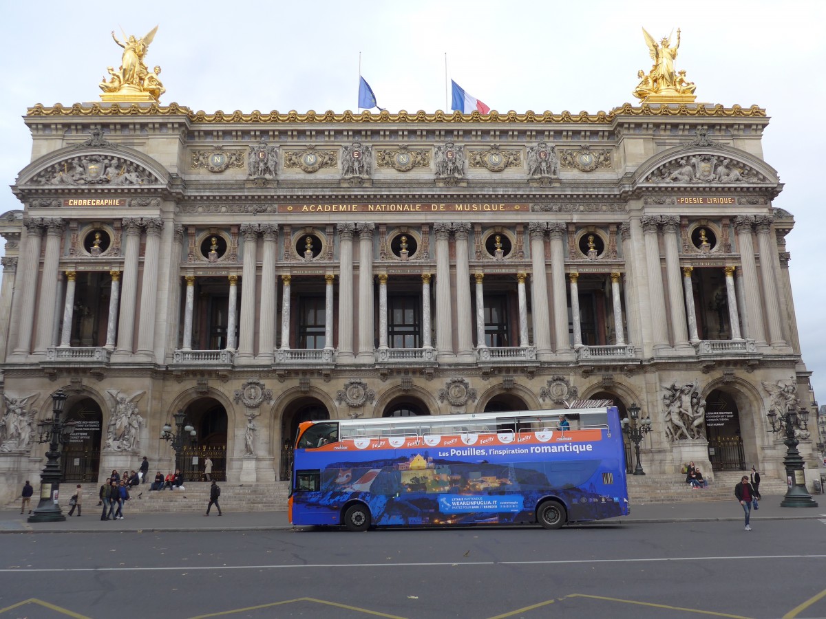 (166'927) - France Tourisme, Paris - AW 690 HQ - Volvo/UNVI am 16. November 2015 in Paris, Op�ra