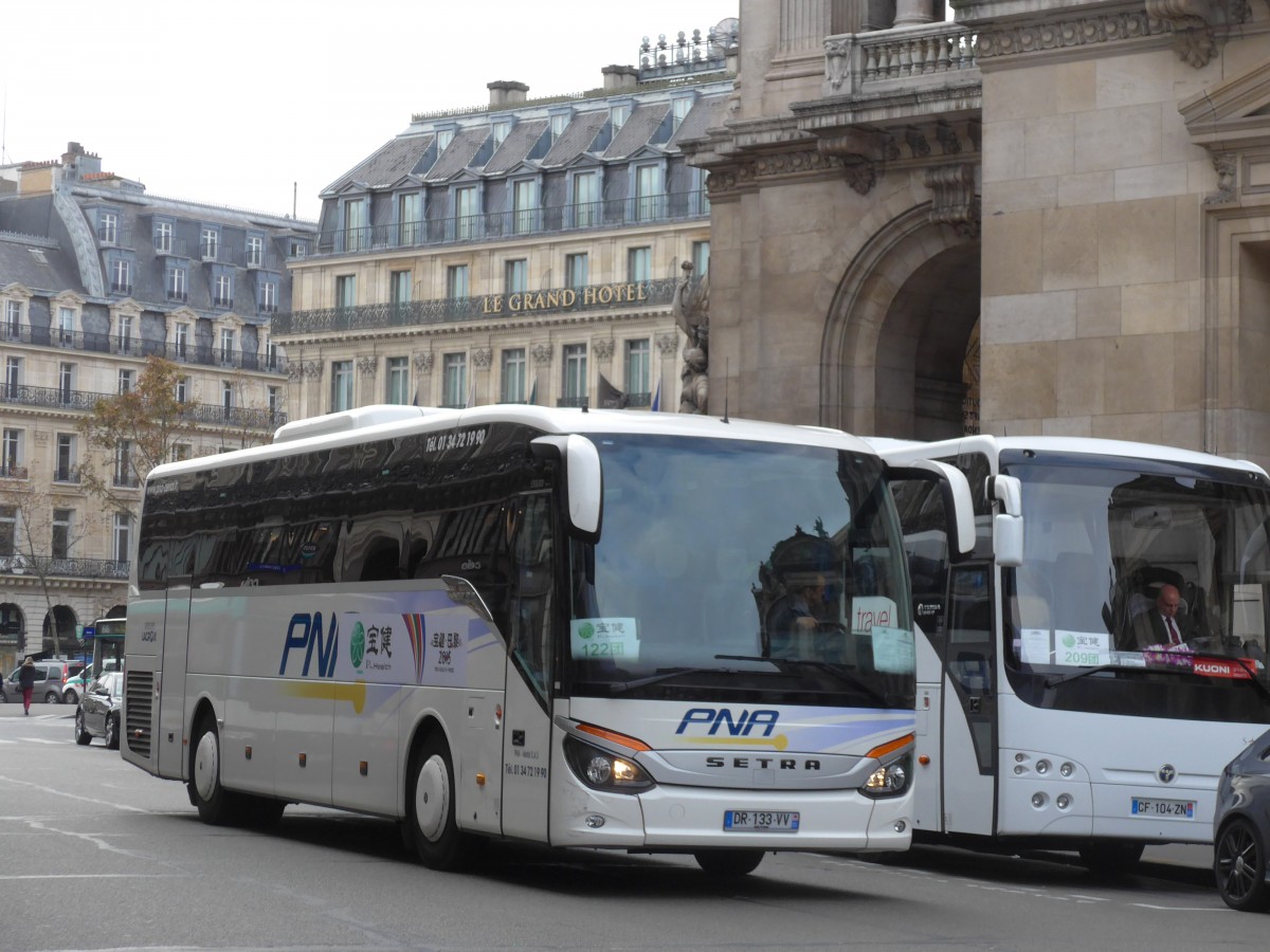 (166'954) - PNA, Villeron - DR 133 VV - Setra am 16. November 2015 in Paris, Op�ra