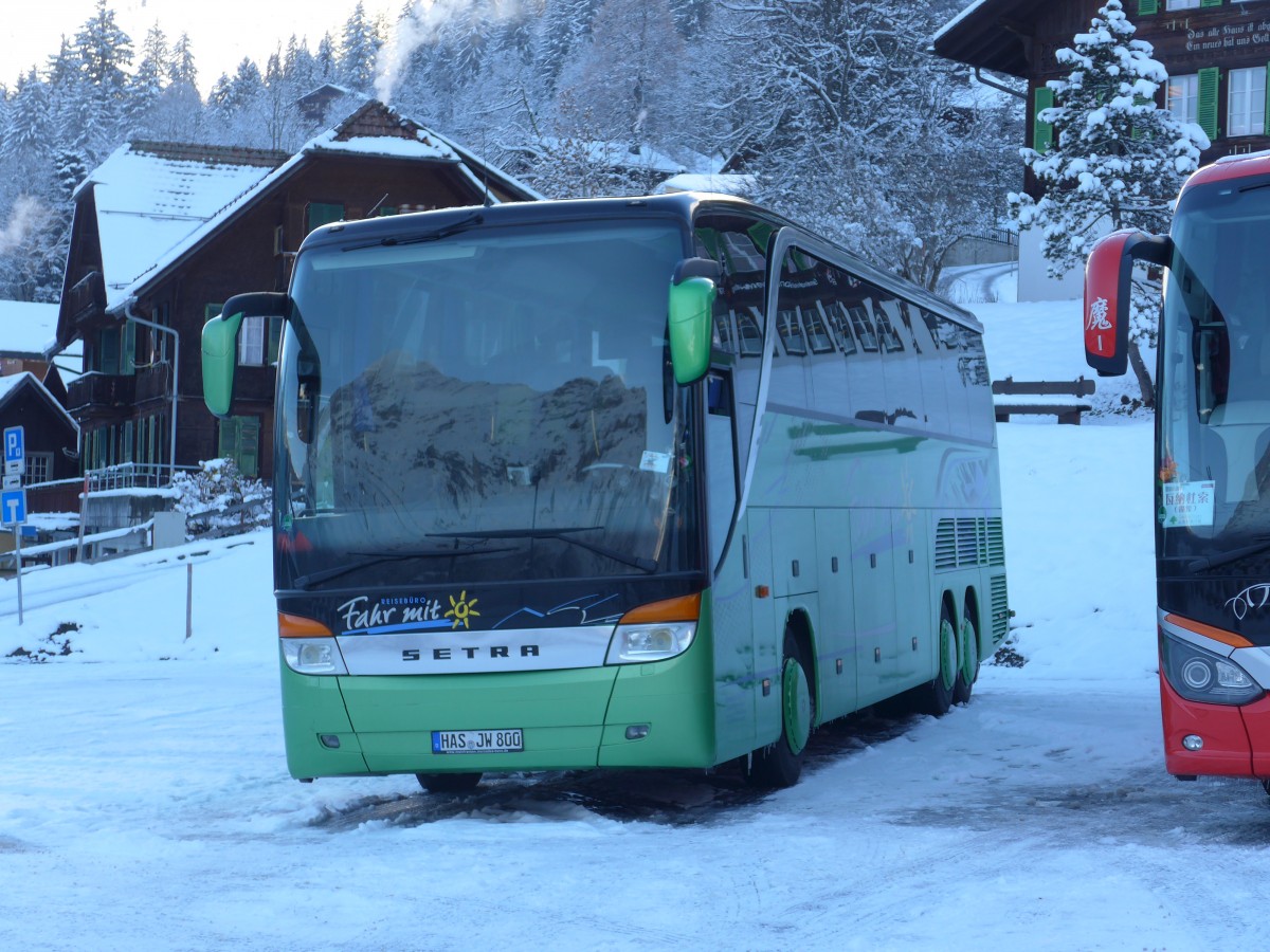 (167'464) - Aus Deutschland: Wagenh�user, Hofheim - HAS-JW 800 - Setra am 23. November 2015 in Grindelwald, Car-Parkplatz
