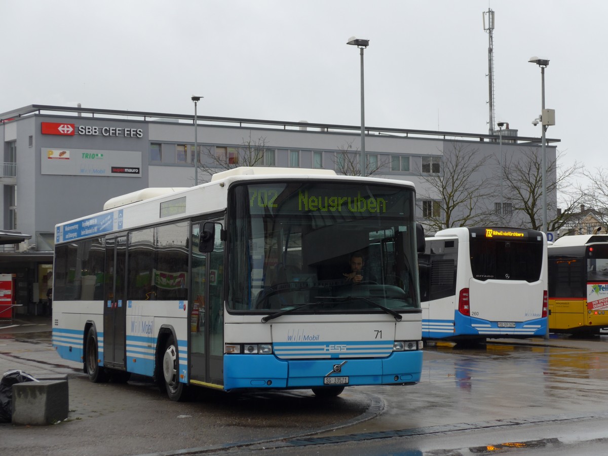 (167'496) - WilMobil, Wil - Nr. 71/SG 33'571 - Volvo/Hess (ex RTB Altst�tten Nr. 71) am 25. November 2015 beim Bahnhof Wil