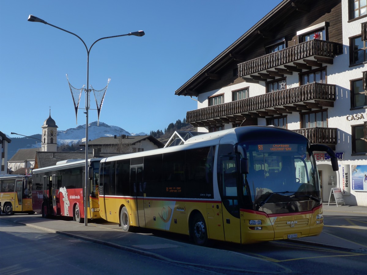 (167'996) - PostAuto Graub�nden - GR 162'989 - MAN am 26. Dezember 2015 in Laax, Post