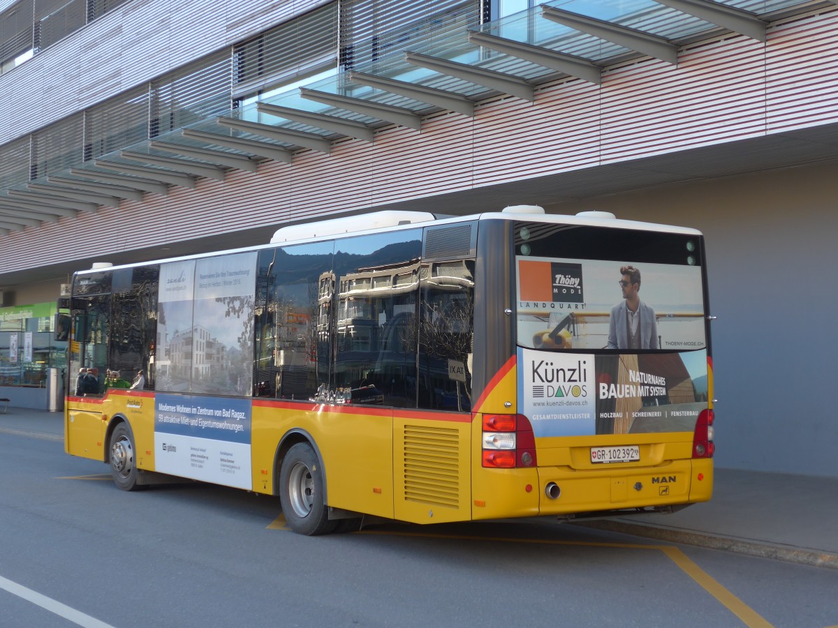 (168'016) - Gessinger, Bad Ragaz - GR 102'392 - MAN/G�ppel am 26. Dezember 2015 beim Bahnhof Landquart