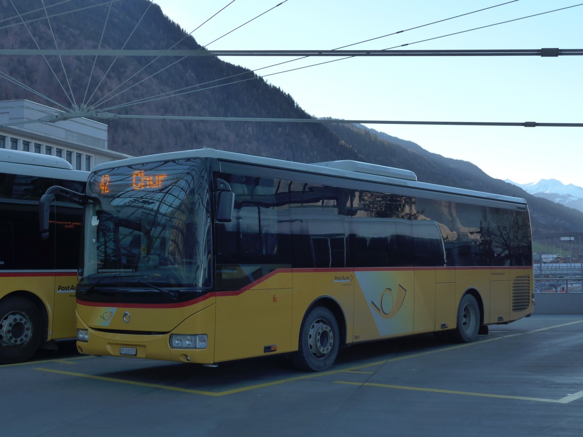 (168'018) - PostAuto Graub�nden - GR 168'876 - Irisbus am 26. Dezember 2015 in Chur, Postautostation