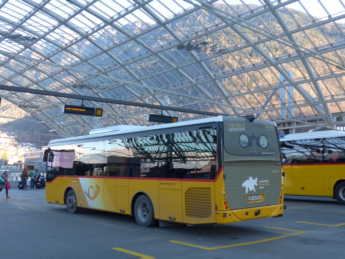 (168'029) - PostAuto Graub�nden - GR 168'876 - Irisbus am 26. Dezember 2015 in Chur, Postautostation