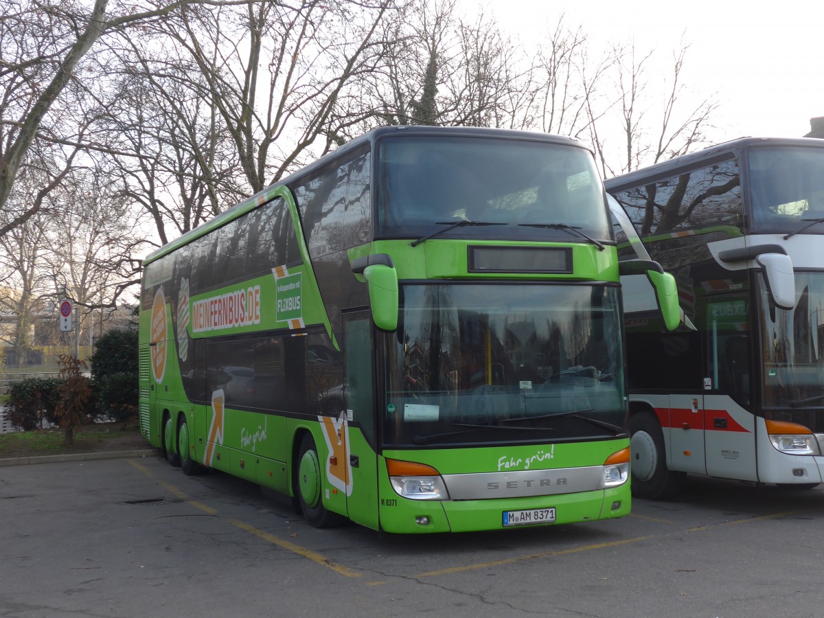(168'113) - Aus Deutschland: Albus, M�nchen - Nr. M8371/M-AM 8371 - Setra am 29. Dezember 2015 in Z�rich, Sihlquai