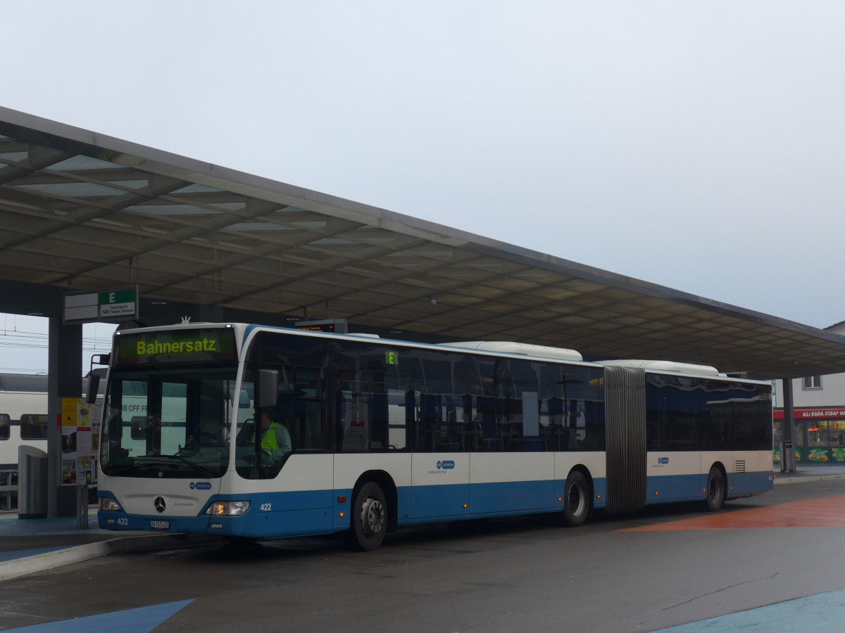 (168'167) - VBZ Z�rich - Nr. 422/ZH 745'422 - Mercedes am 1. Januar 2015 beim Bahnhof Horgen