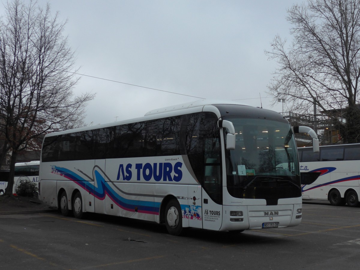 (168'220) - Aus Serbien: AS Tours, Veternik - NS 192-ZB - MAN am 1. Januar 2016 in Z�rich, Sihlquai