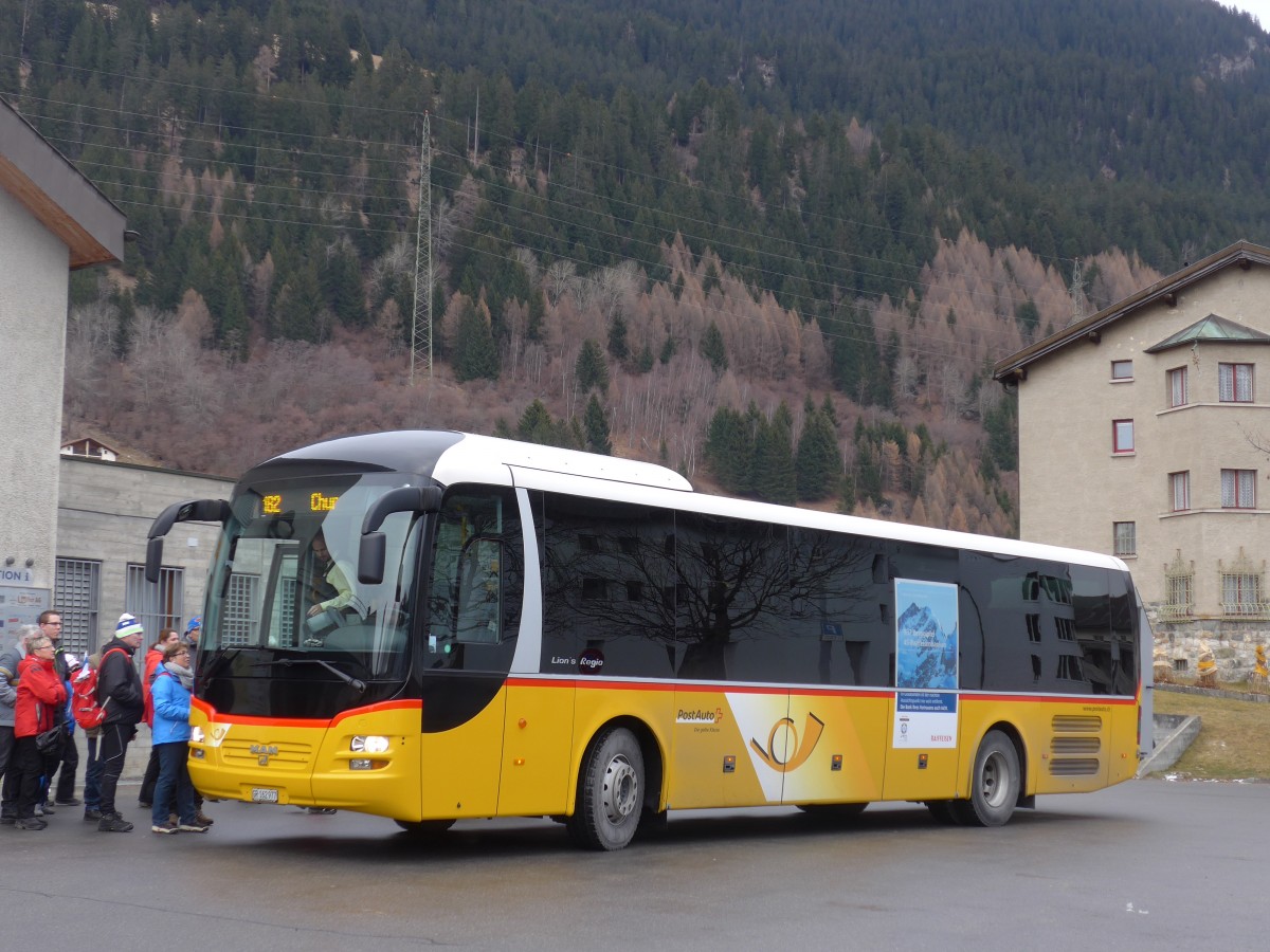 (168'250) - PostAuto Graub�nden - GR 162'977 - MAN am 2. Januar 2016 in Savignin, Post