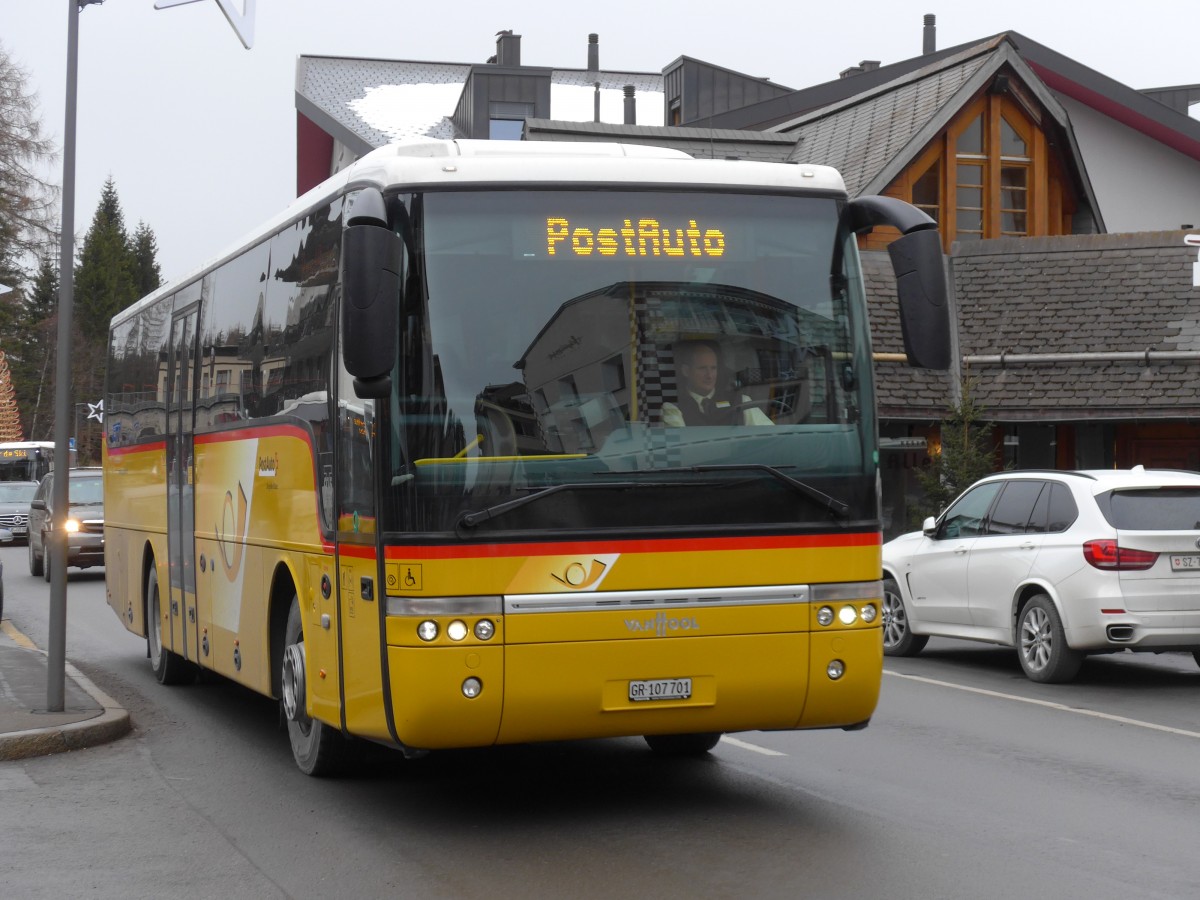 (168'263) - PostAuto Graub�nden - GR 107'701 - Van Hool am 2. Januar 2016 in Lenzerheide, Post