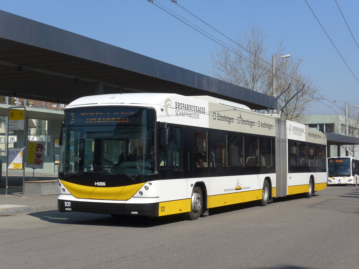 (169'281) - VBSH Schaffhausen - Nr. 101 - Hess/Hess Gelenktrolleybus am 19. M�rz 2016 beim Bahnhof Schaffhausen