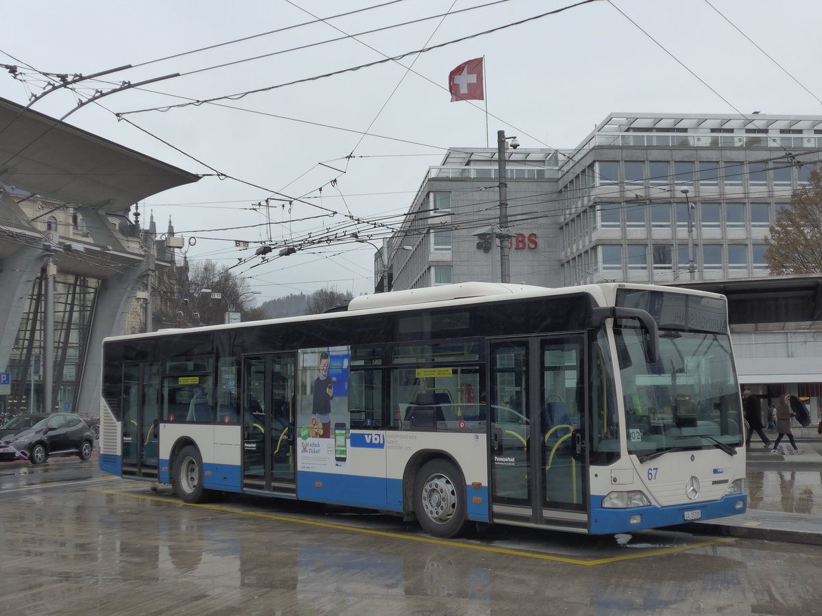 (169'457) - VBL Luzern - Nr. 67/LU 15'729 - Mercedes am 25. M�rz 2016 beim Bahnhof Luzern
