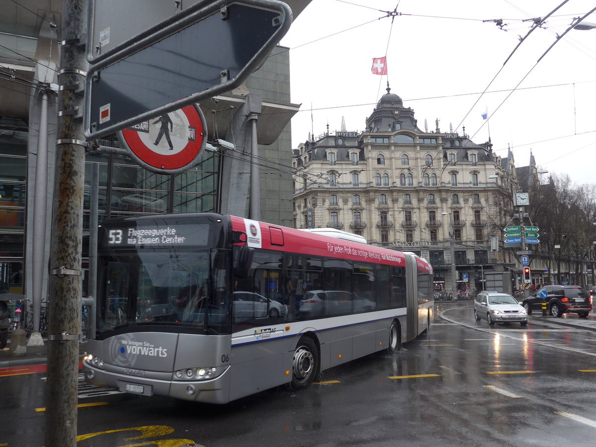 (169'464) - AAGR Rothenburg - Nr. 6/LU 15'712 - Solaris am 25. M�rz 2016 beim Bahnhof Luzern