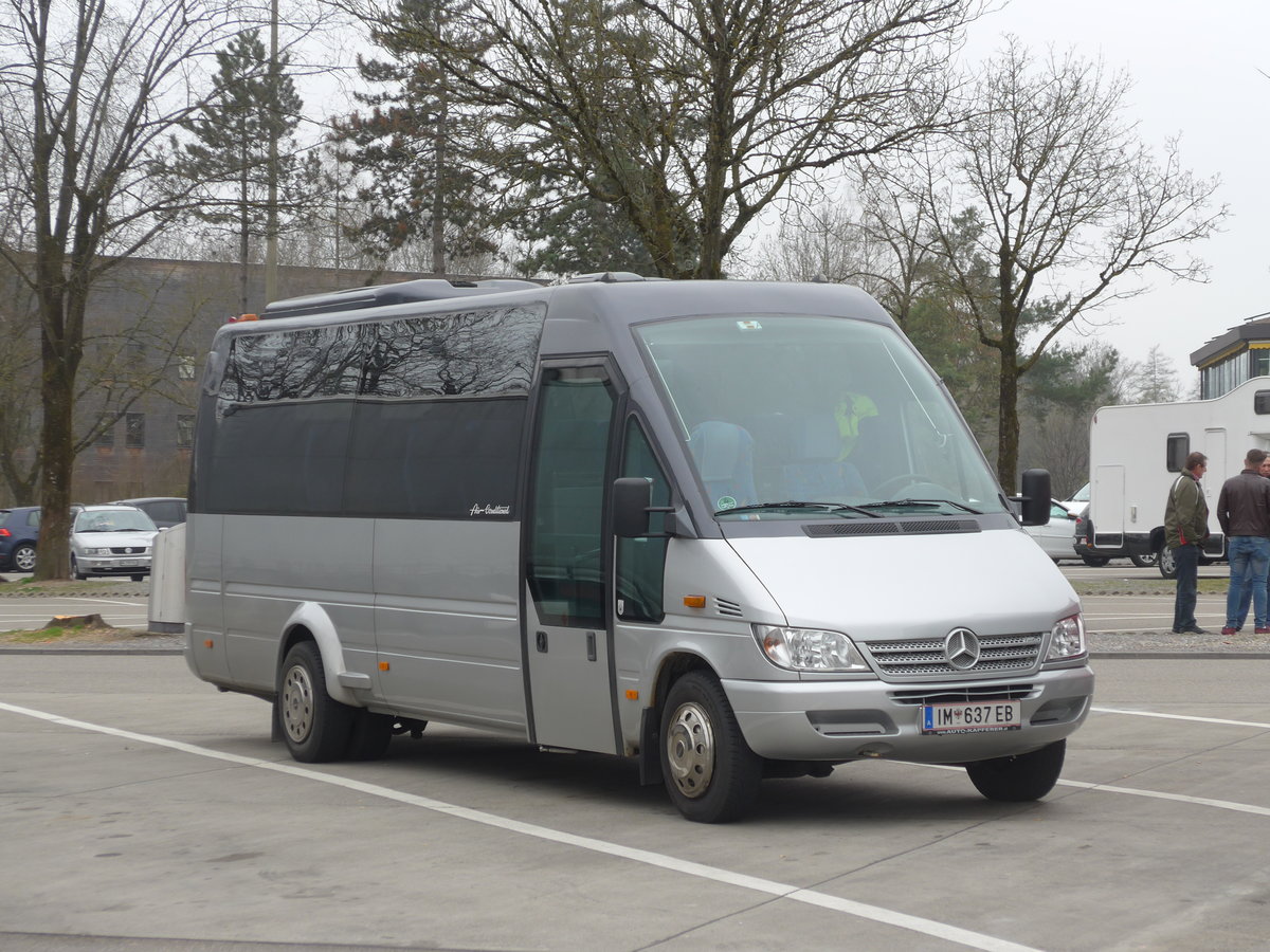 (169'629) - Aus Oesterreich: ??? - IM 637 EB - Mercedes am 2. April 2016 in Kemptthal, Rastst�tte