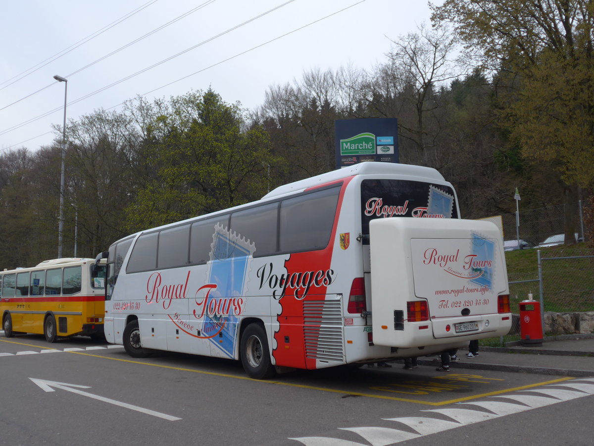 (169'719) - Royal-Tours, Gen�ve - GE 960'203 - Mercedes am 2. April 2016 in W�renlos, Rastst�tte