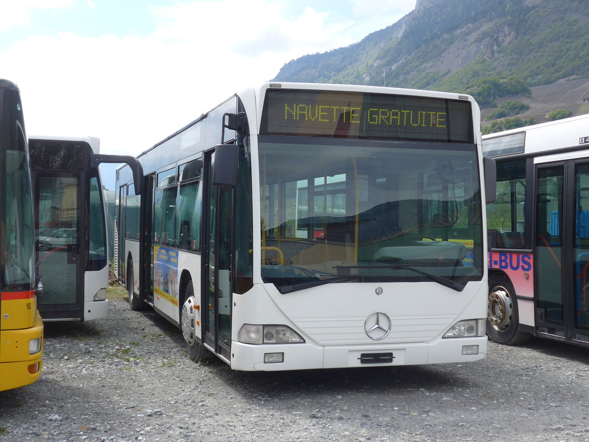 (170'210) - Buchard, Leytron - Mercedes (ex Ryffel, Uster Nr. 69; ex Welti-Furrer, Z�rich Nr. 53; ex Fr�hlich, Z�rich Nr. 608) am 24. April 2016 in Leytron, Garage