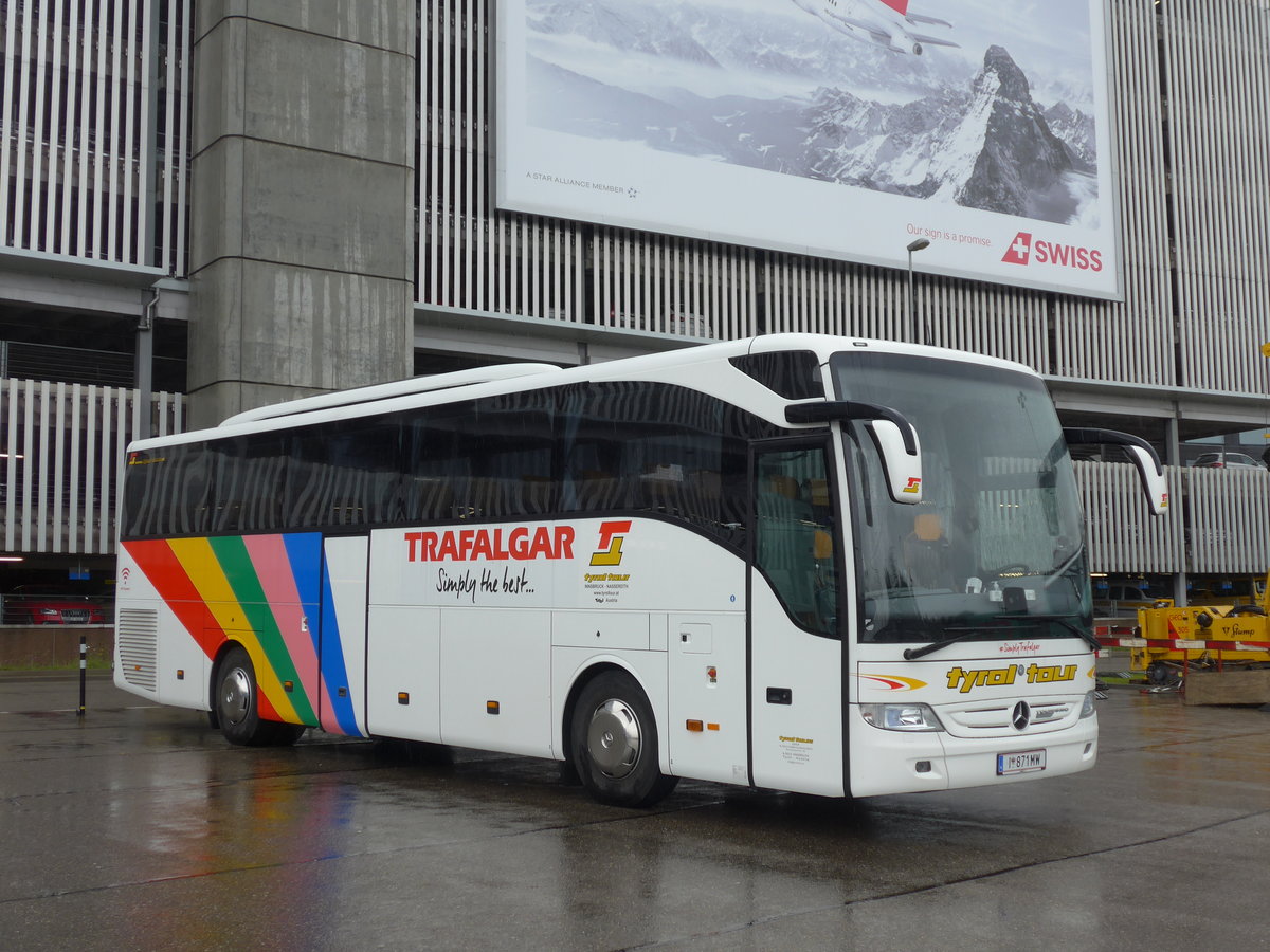 (170'544) - Aus Oesterreich: Tyrol Tours, Innsbruck - I 871 MW - Mercedes am 13. Mai 2016 in Z�rich, Flughafen