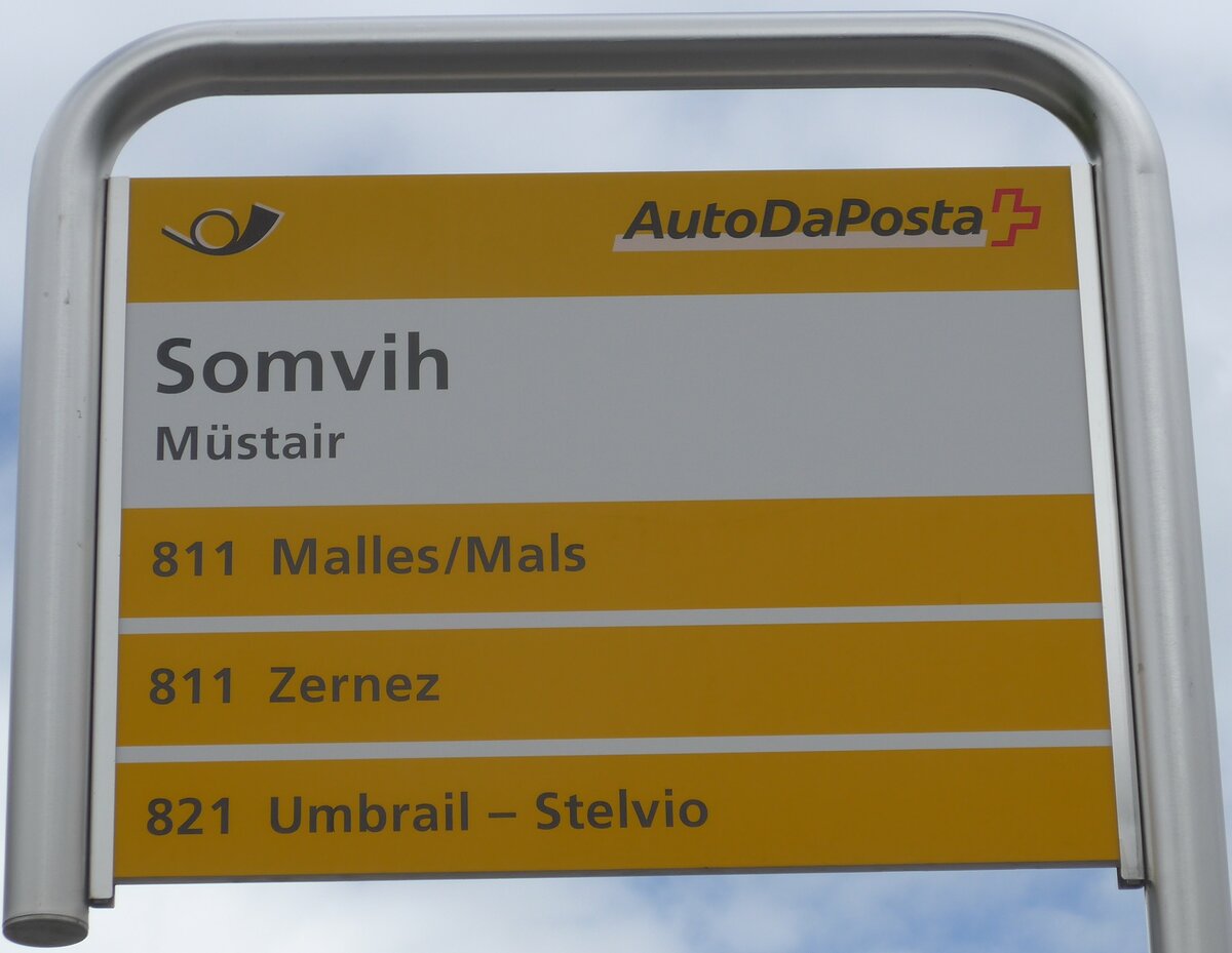 (170'903) - PostAuto-Haltestellenschild - M�stair, Somvih - am 16. Mai 2016