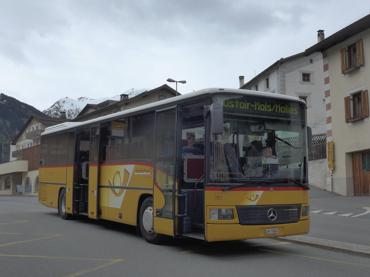 (170'910) - Terretaz, Zernez - GR 75'003 - Mercedes am 16. Mai 2016 in M�stair, Posta