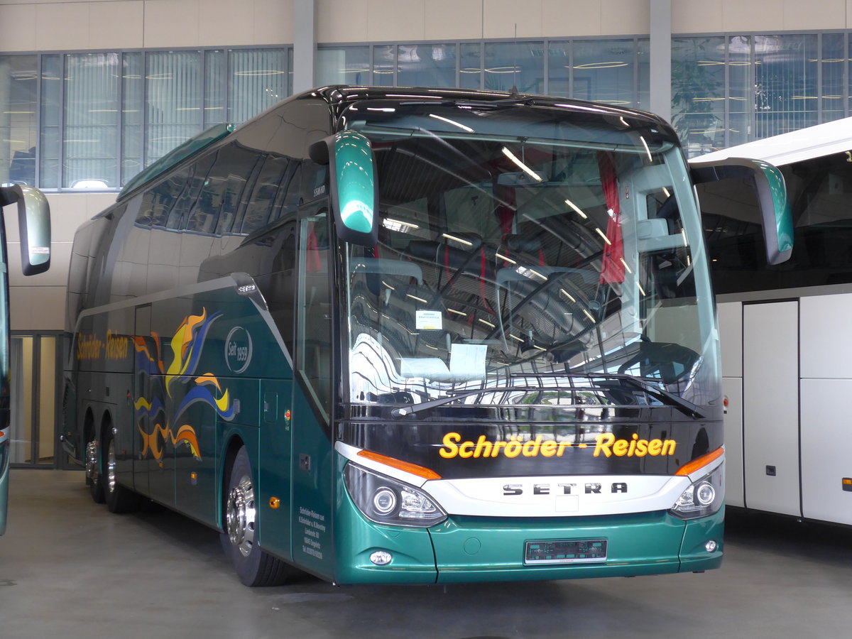 (171'148) - Schr�der, Segeletz - Setra am 20. Mai 2016 in Neu-Ulm, Setrawerk