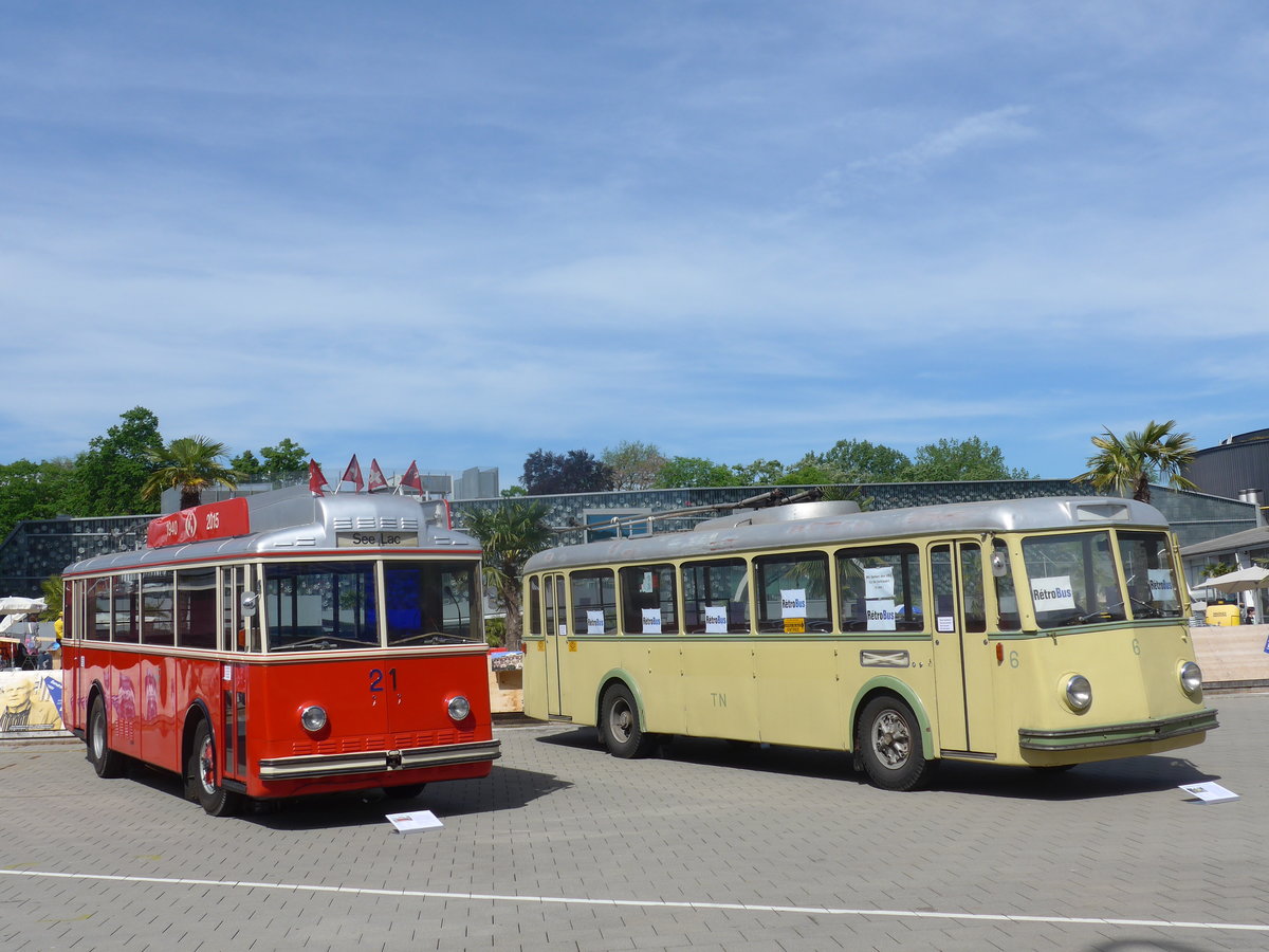 (171'254) - VB Biel - Nr. 21 - Berna/Hess Trolleybus + TN Neuch�tel (R�trobus) - Nr. 6 - FBW/T�scher Trolleybus (ex VBZ Z�rich Nr. 53) am 22. Mai 2016 in Luzern, Verkehrshaus