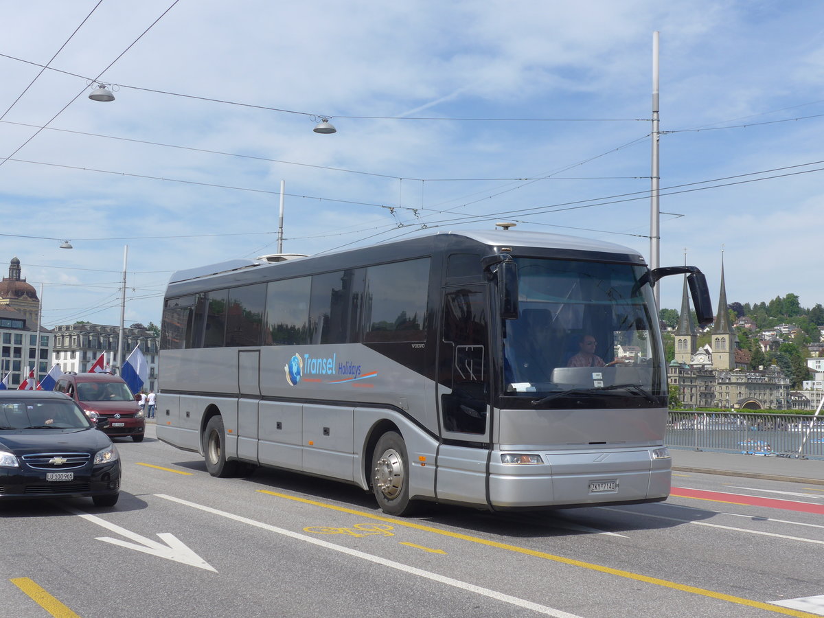 (171'381) - Aus Griechenland: Transel, Athen - ZKY-7140 - Volvo/Barbi am 22. Mai 2016 in Luzern, Bahnhofbr�cke
