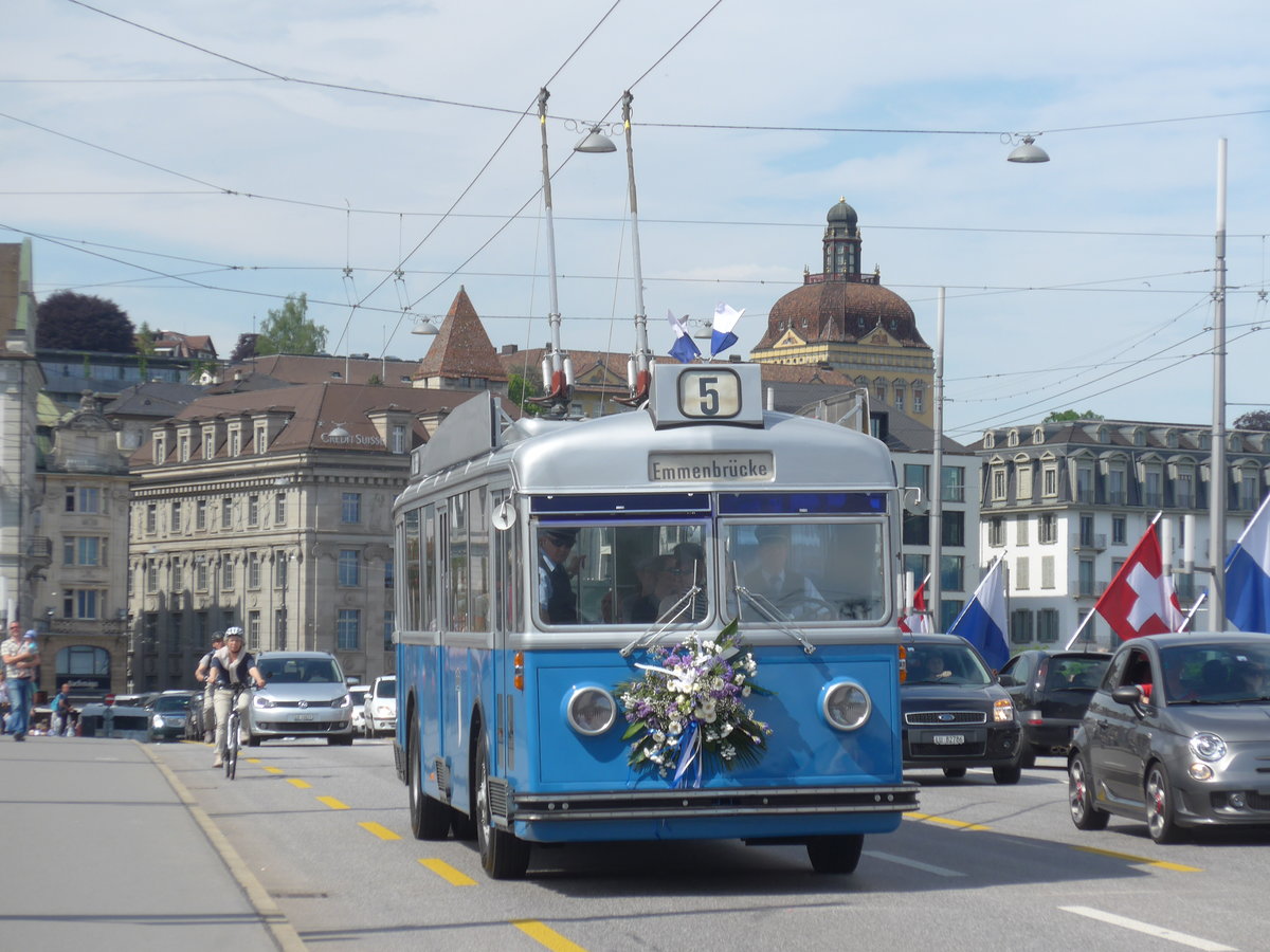 (171'389) - VBL Luzern (vbl-historic) - Nr. 25 - FBW/FFA Trolleybus am 22. Mai 2016 in Luzern, Bahnhofbr�cke
