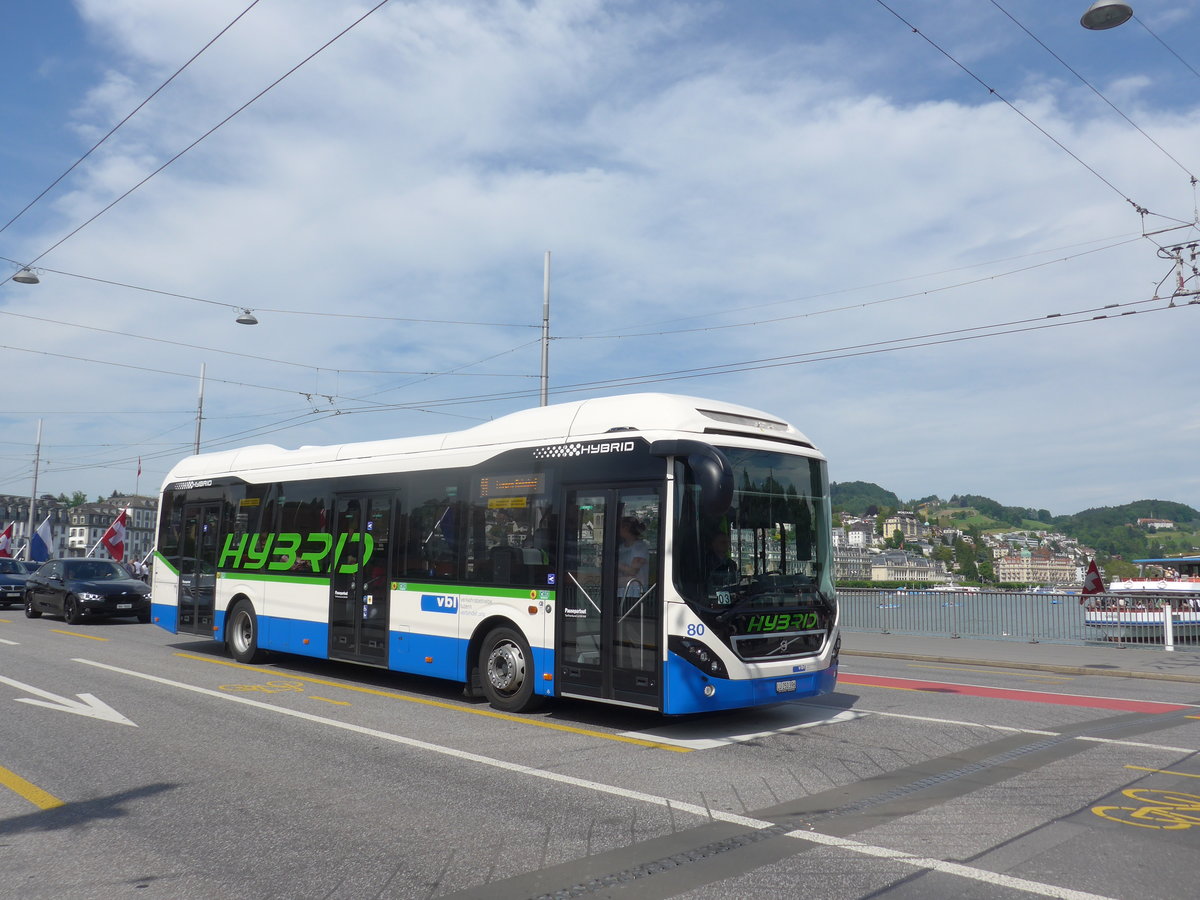 (171'394) - VBL Luzern - Nr. 80/LU 250'396 - Volvo am 22. Mai 2016 in Luzern, Bahnhofbr�cke