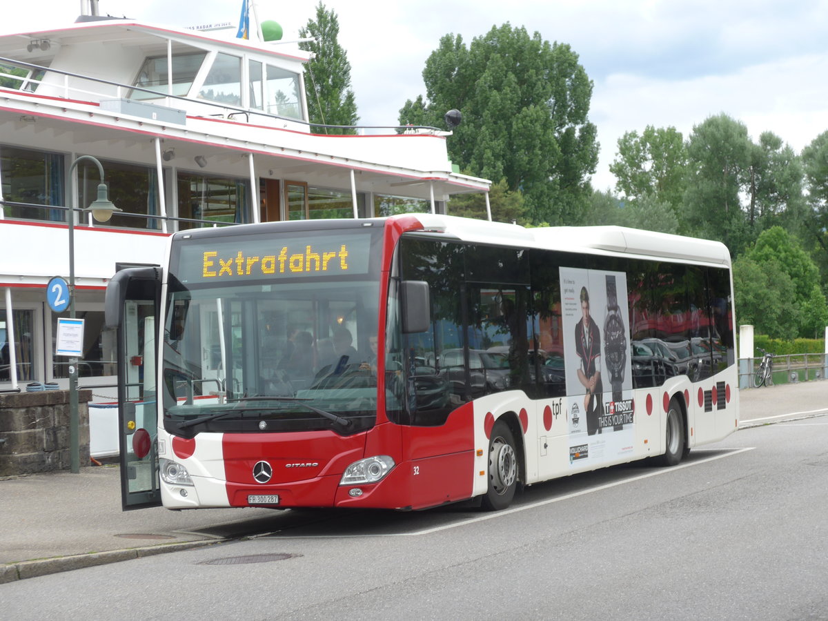(171'672) - TPF Fribourg - Nr. 32/FR 300'287 - Mercedes am 11. Juni 2016 bei der Schiffl�ndte Thun
