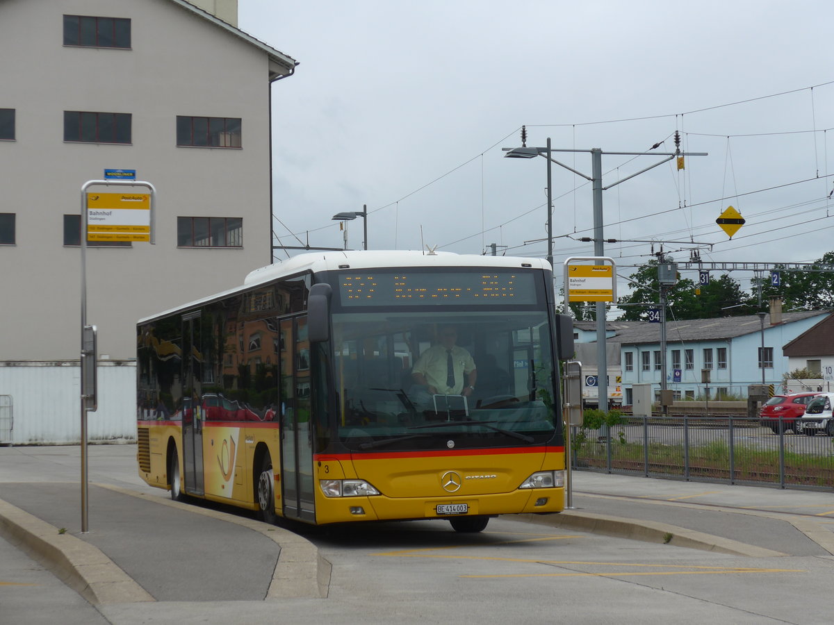 (171'766) - Klopfstein, Laupen - Nr. 3/BE 414'003 - Mercedes am 13. Juni 2016 beim Bahnhof D�dingen