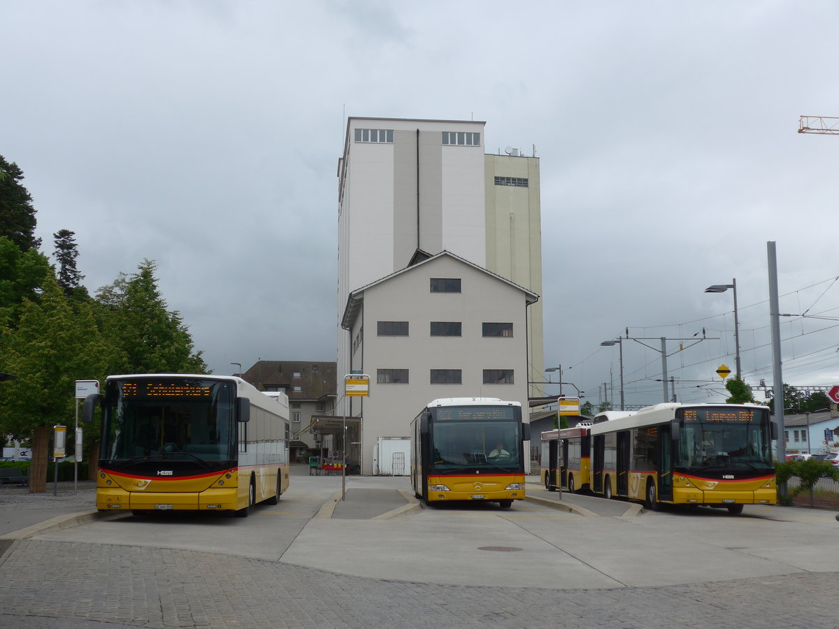 (171'772) - Klopfstein, Laupen - Nr. 6/BE 669'359 - Hess + Nr. 3/BE 414'003 - Mercedes + Nr. 10/BE 673'731 - Hess am 13. Juni 2016 beim Bahnhof D�dingen