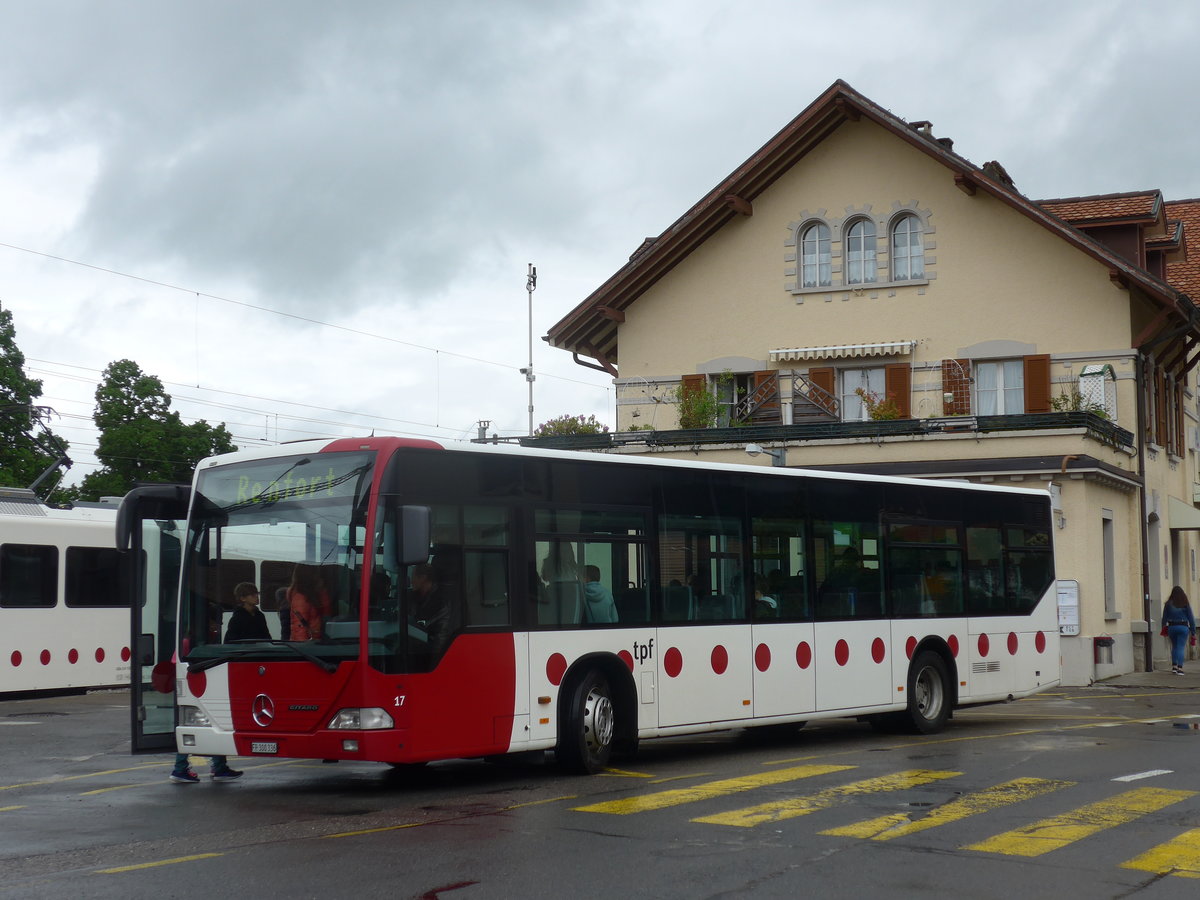 (171'795) - TPF Fribourg - Nr. 17/FR 300'336 - Mercedes am 13. Juni 2016 beim Bahnhof Ch�tel-St-Denis