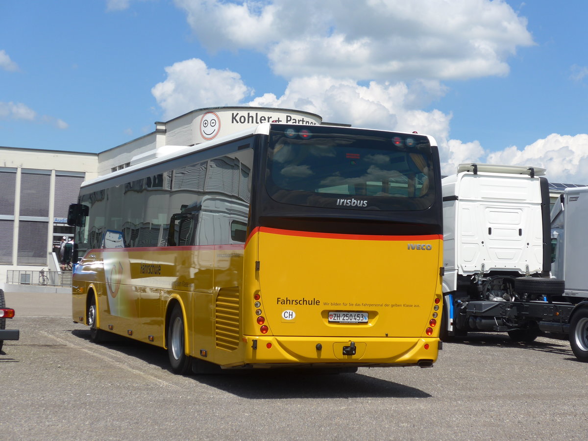 (172'654) - PostAuto Z�rich - ZH 250'453 - Irisbus am 27. Juni 2016 in Wil, Larag