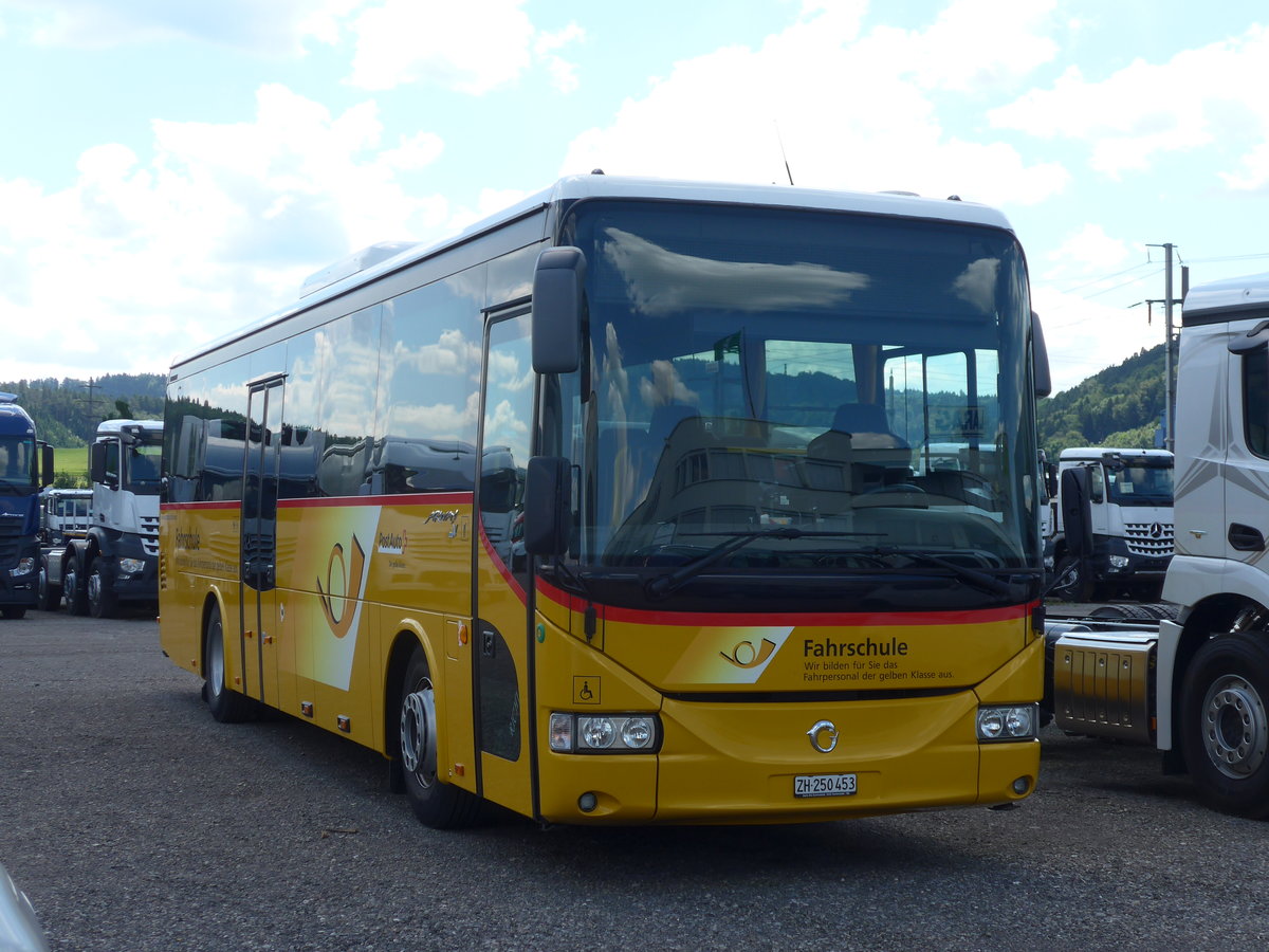 (172'656) - PostAuto Z�rich - ZH 250'453 - Irisbus am 27. Juni 2016 in Wil, Larag