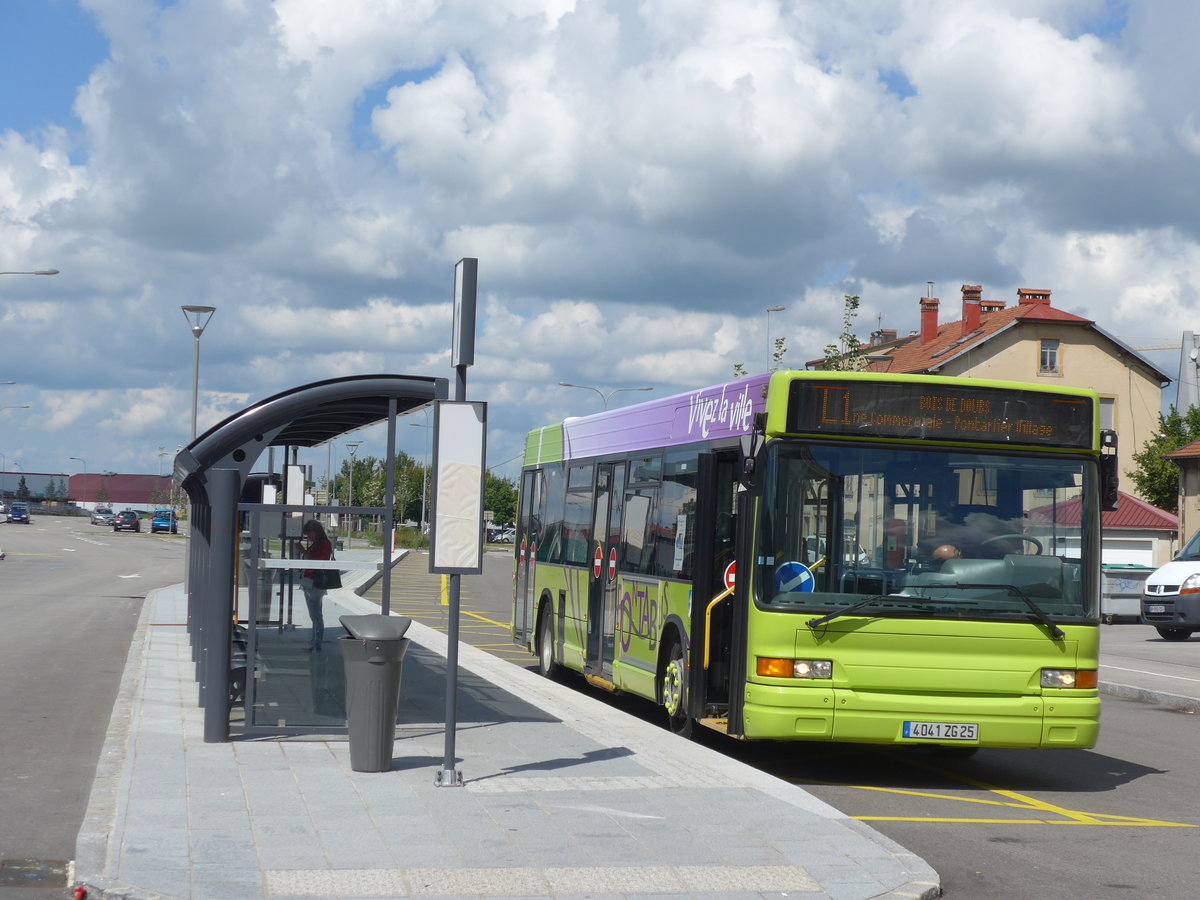 (173'569) - Keolis, Besan�on - Nr. 1748/4041 ZG 25 - Heuliez am 1. August 2016 beim Bahnhof Pontarlier