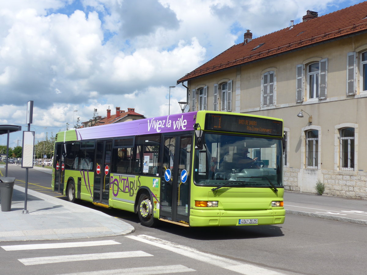 (173'570) - Keolis, Besan�on - Nr. 1748/4041 ZG 25 - Heuliez am 1. August 2016 beim Bahnhof Pontarlier