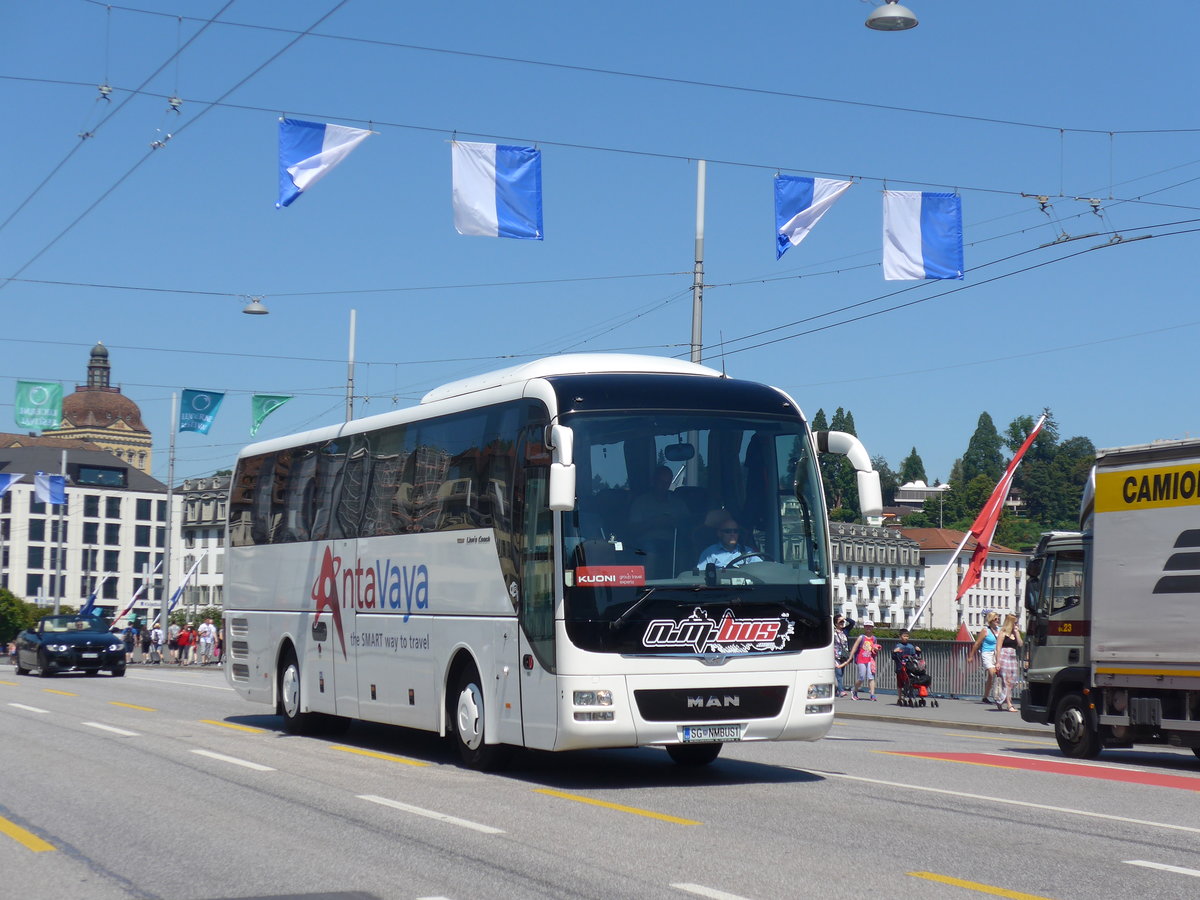 (173'795) - Aus Slowenien: N.M.Bus, Slovenj Gradec - SG NMBUS1 - MAN am 8. August 2016 in Luzern, Bahnhofbr�cke