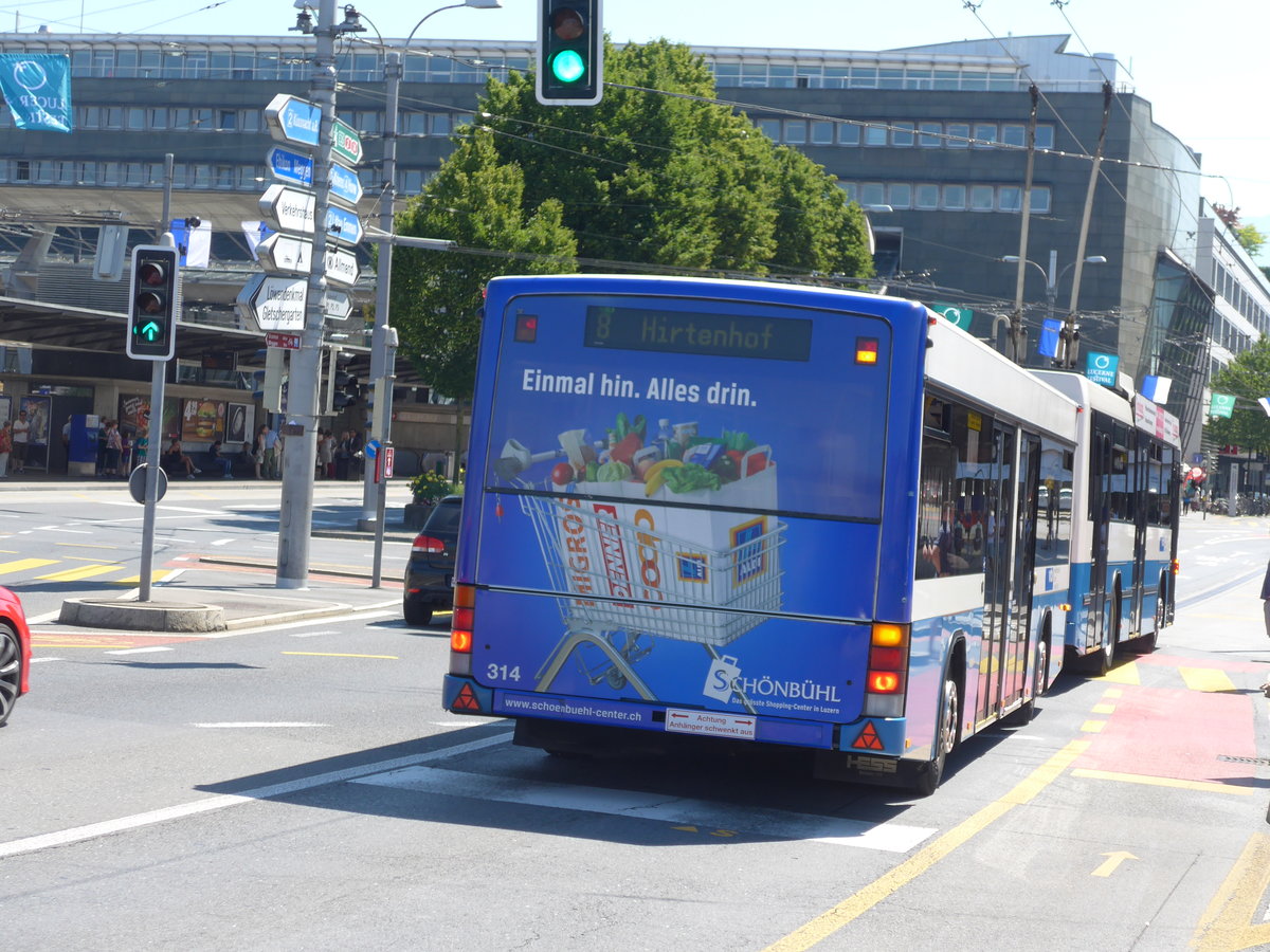 (173'825) - VBL Luzern - Nr. 314 - Lanz+Marti/Hess Personenanh�nger am 8. August 2016 beim Bahnhof Luzern