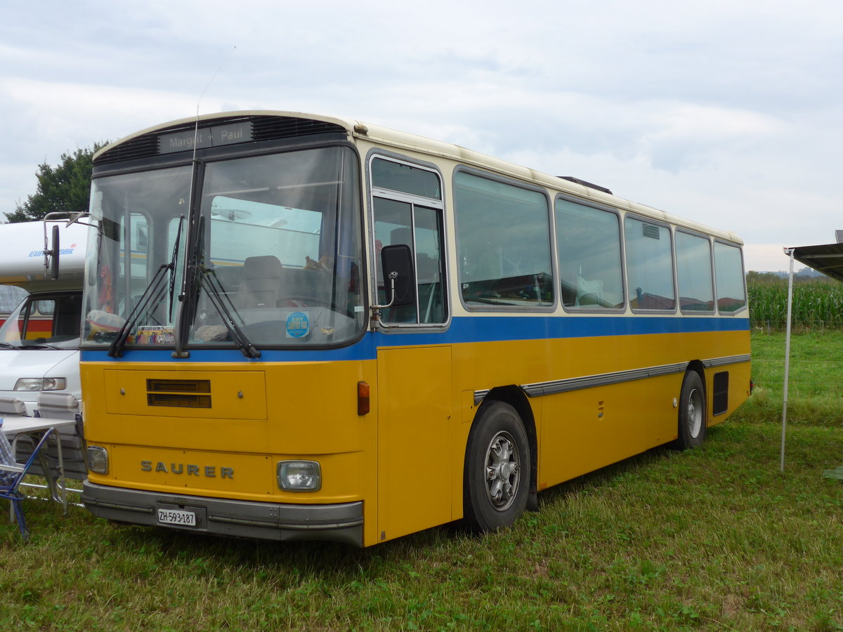(173'974) - Aus der Schweiz: Metz, Watt - ZH 593'187 - Saurer/T�scher (ex P 24'267) am 20. August 2016 in B�singen, Bahnhof