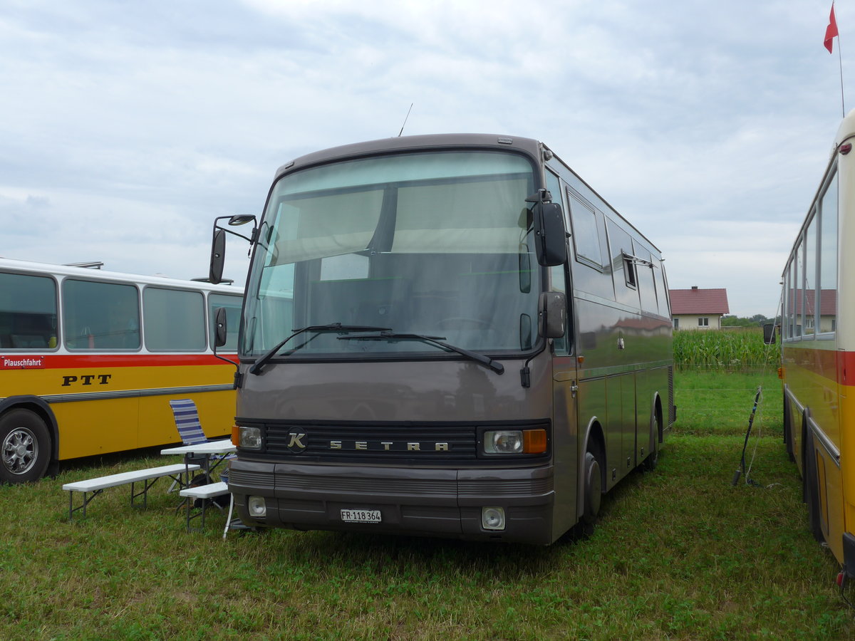 (173'982) - Aus der Schweiz: Regamey, Cordast - FR 118'364 - Setra am 20. August 2016 in B�singen, Bahnhof