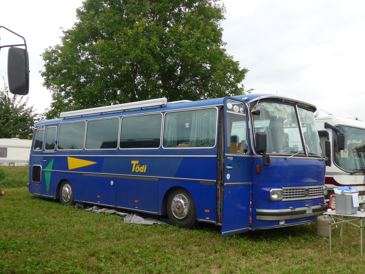 (174'002) - Aus der Schweiz: Camenisch, Dietlikon - ZH 135'536 - Setra am 20. August 2016 in B�singen, Bahnhof
