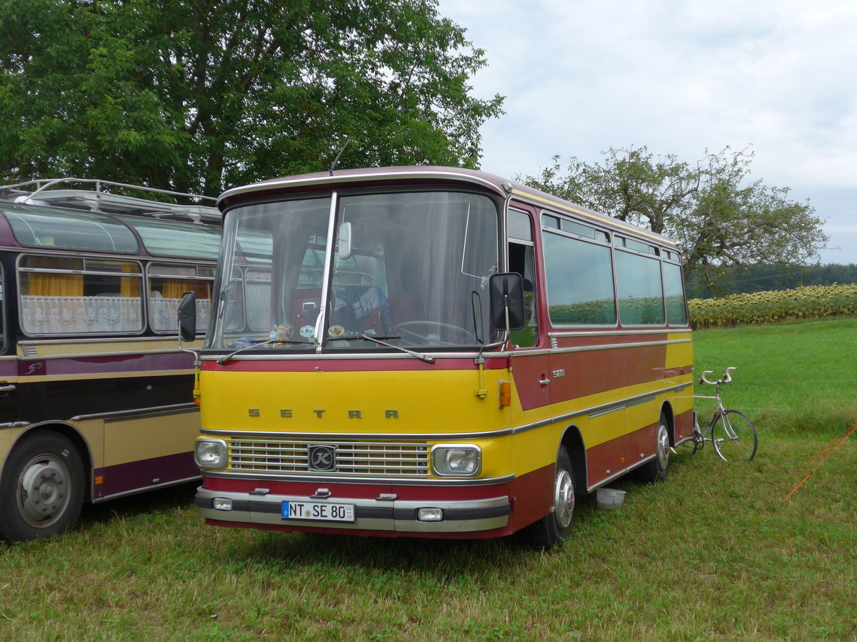 (174'013) - Schiller, Esslingen - NT-SE 80 - Setra am 20. August 2016 in B�singen, Bahnhof