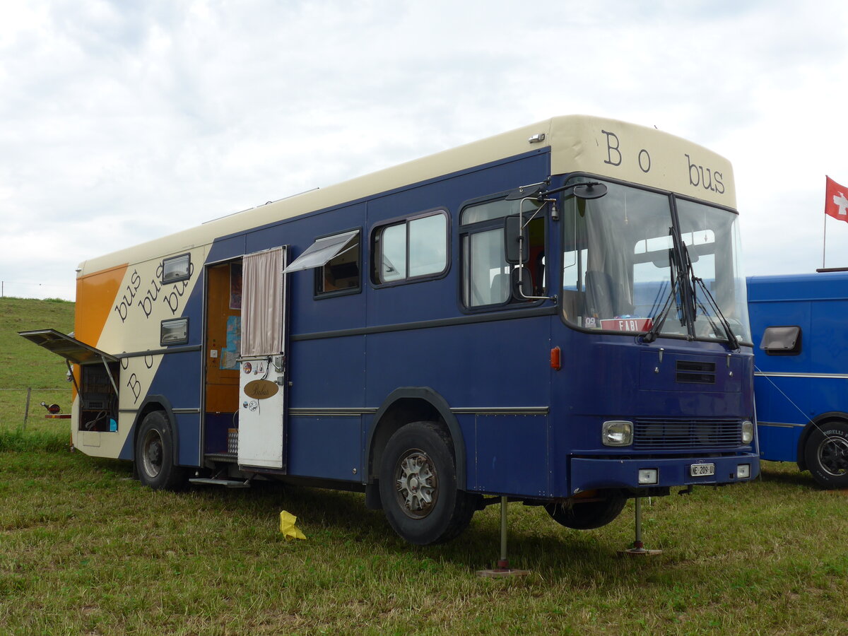 (174'028) - Aus der Schweiz: Treuthardt, Boudry - NE 209 U - NAW (ex Bibliobus, Saint-Blaise) am 20. August 2016 beim Bahnhof B�singen