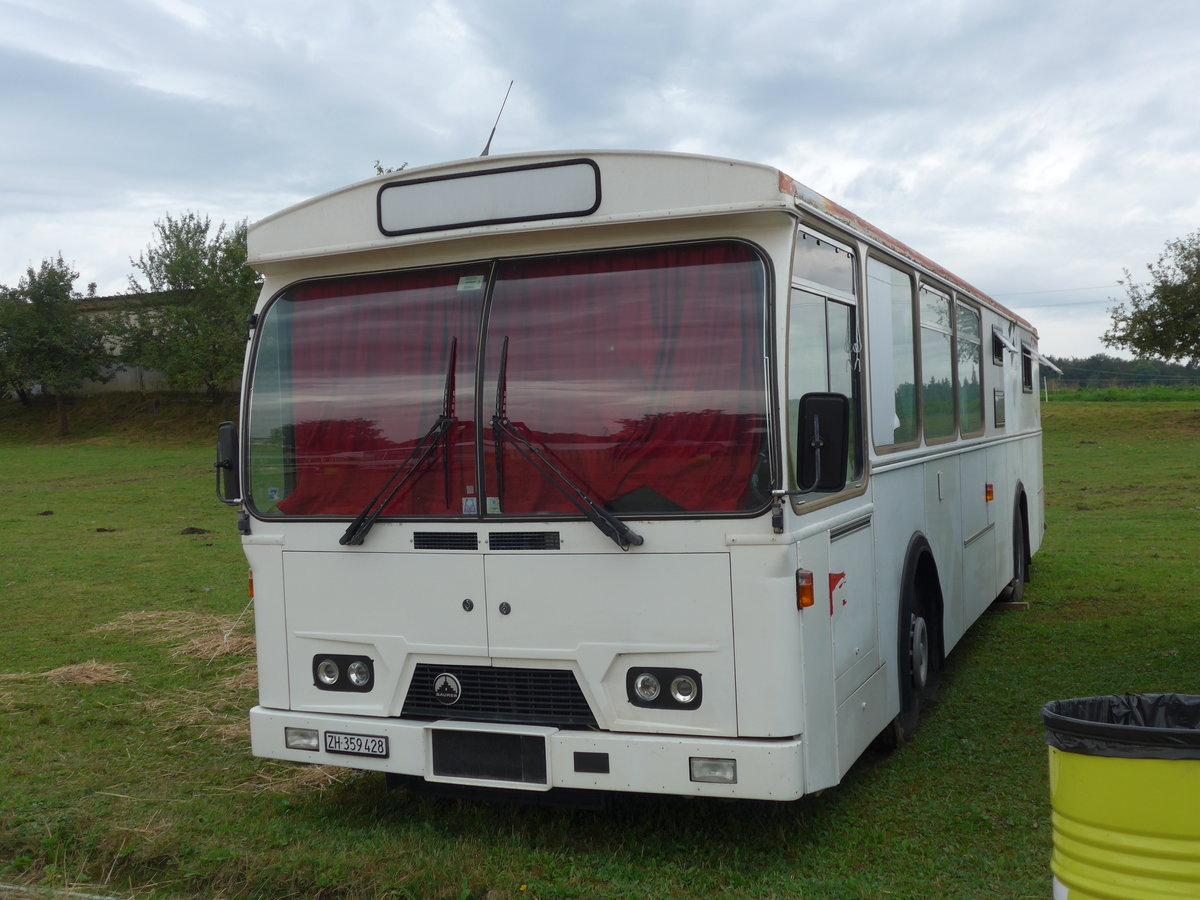 (174'062) - Aus der Schweiz: Leutwiler, Mettmenstetten - ZH 359'428 - Saurer/Hess (ex Bl�ttler, Maisprach; ex BGU Grenchen Nr. 12) am 20. August 2016 in B�singen, Bahnhof